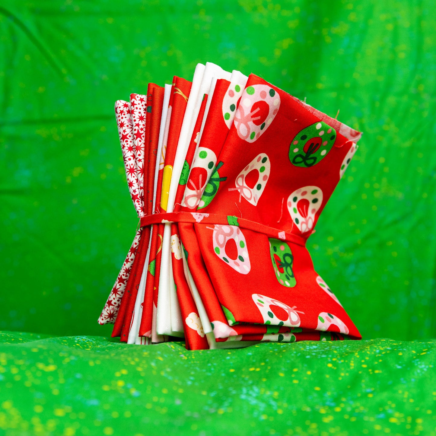 Candy Cane 8pc Fat Quarter Bundle