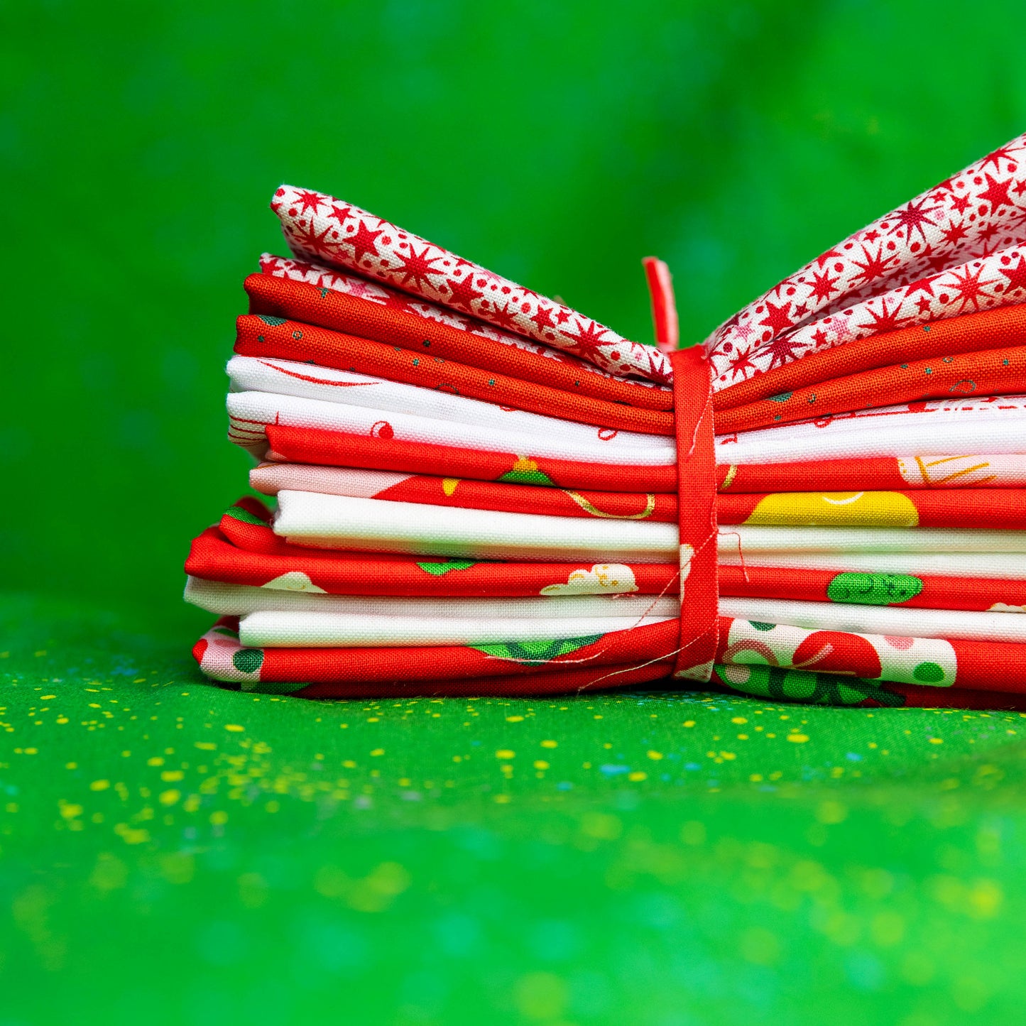 Candy Cane 8pc Fat Quarter Bundle