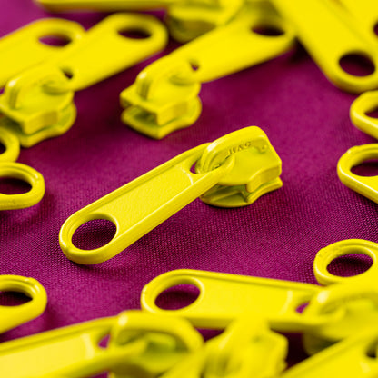 Zipper Pulls 4ct - Zap | Stitch Supply SSCP 17