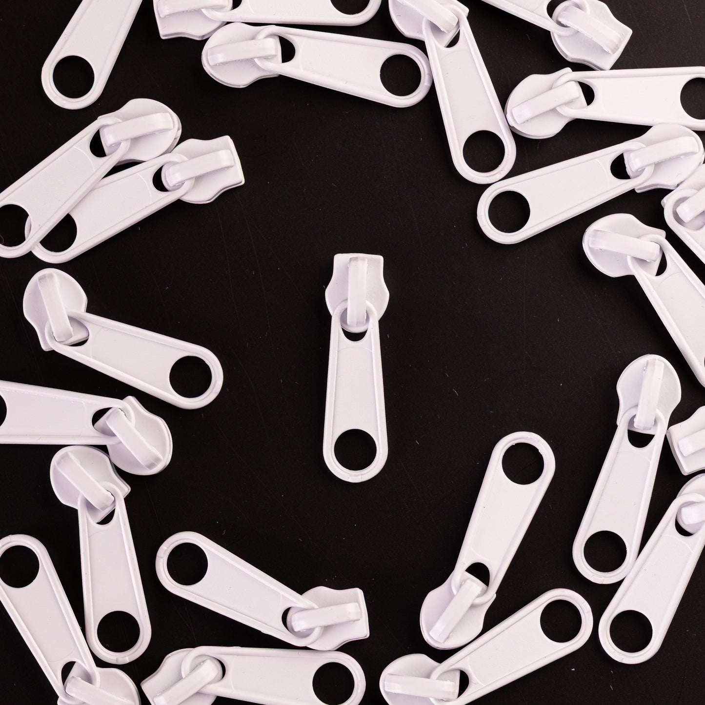 Zipper Pulls 4ct - White | Stitch Supply SSCP 10