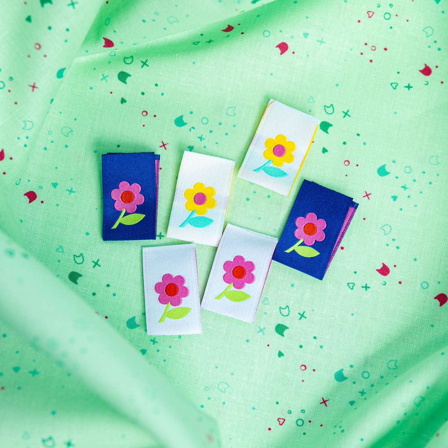 Daisy Sew In Labels by Knot and Thread