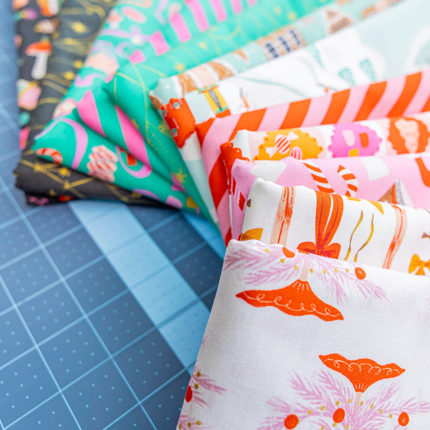 Holly Jolly 12 pc Bundle