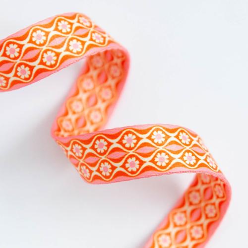 1" Endpaper in Balmy Webbing by Melody Miller for Stitch Supply