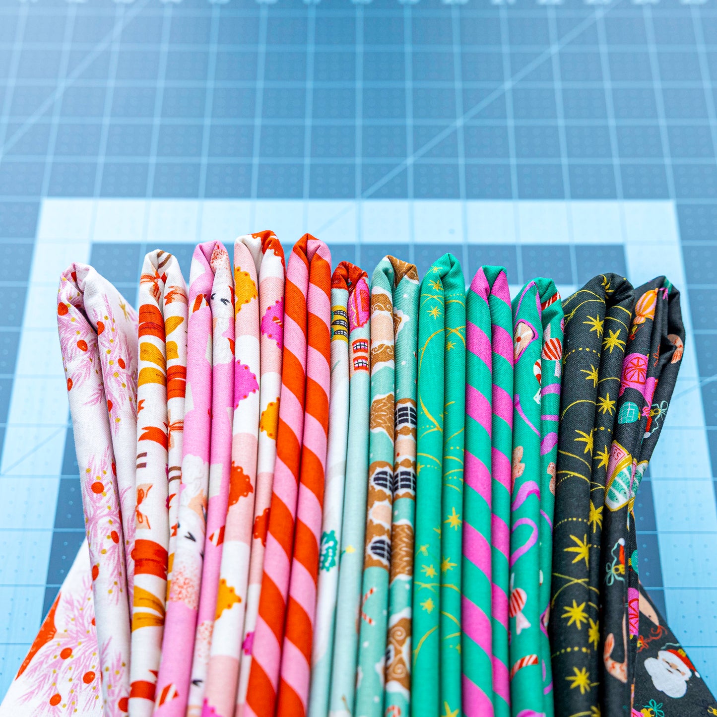 Holly Jolly 12 pc Bundle