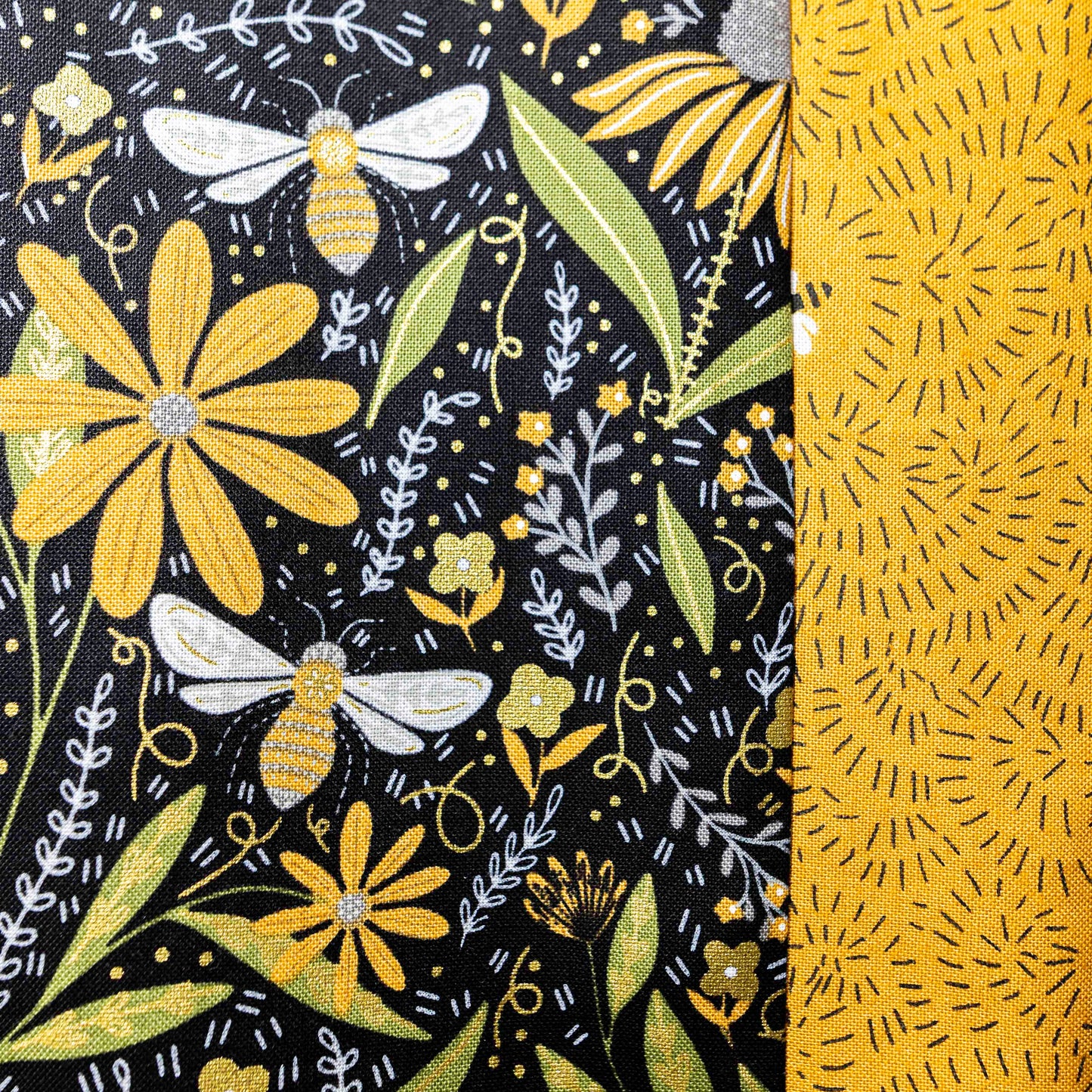 Honey Bee Quilt Kit -Black-