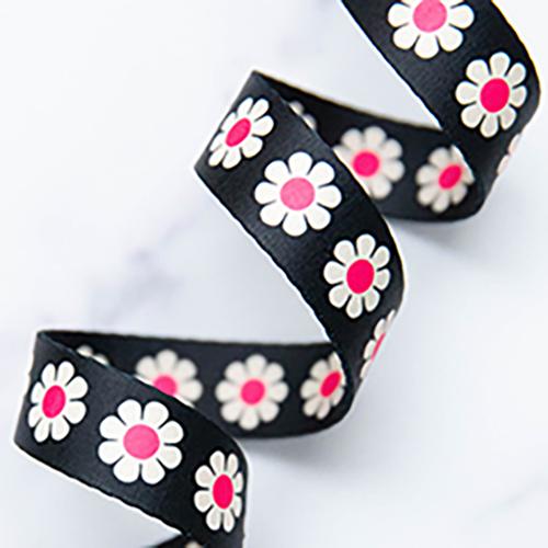 1" Webbing Daisy in Hot Pink by Alexia Marcelle Abegg