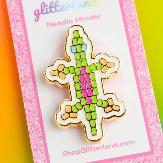 Beaded Lizard Needle Minder by Glitterland