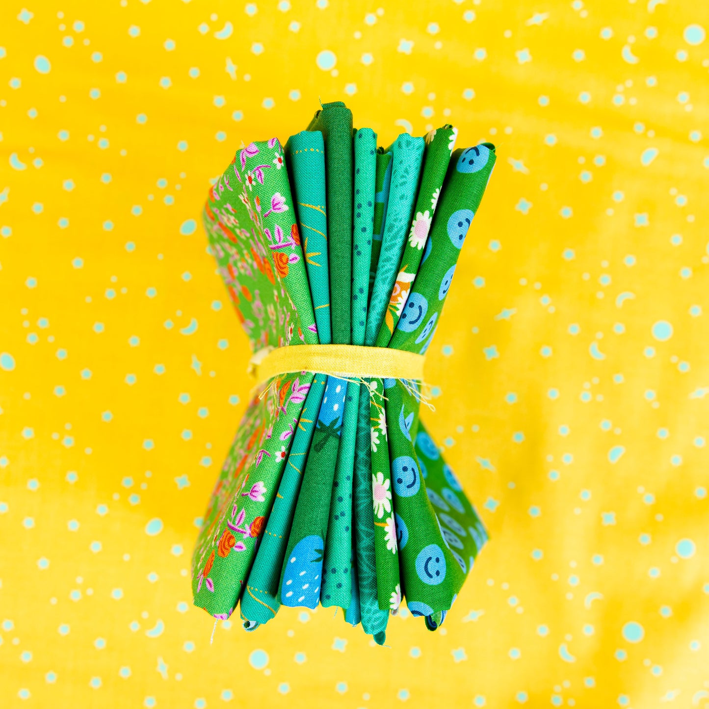 Lucky Clover 8 pc Fat Quarter Bundle